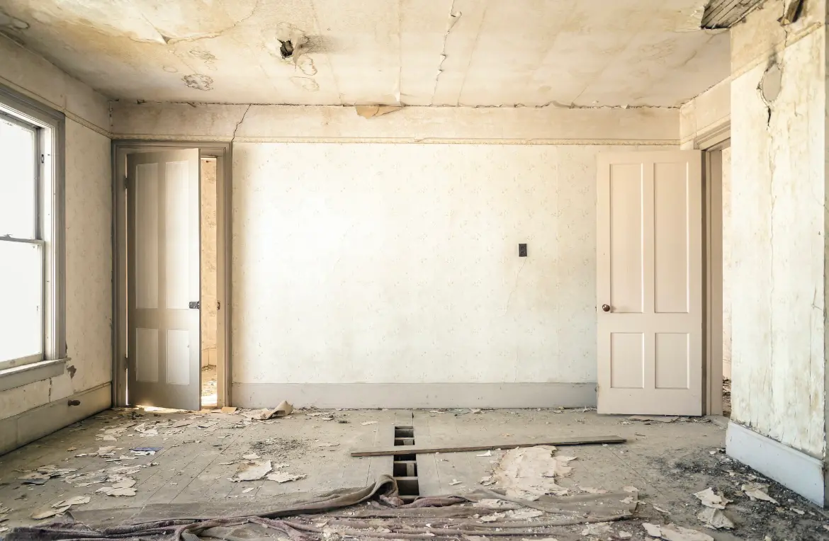 Waste disposal crew managing a cleanout project in Glassmanor